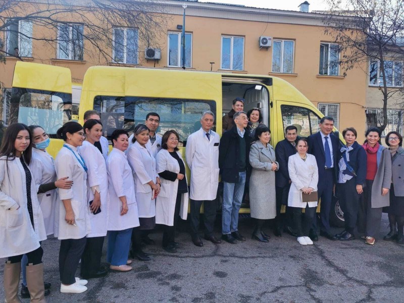 Центр СПИД г.Алматы получил автомобиль для оказания консультативной и профилактической помощи пациентам