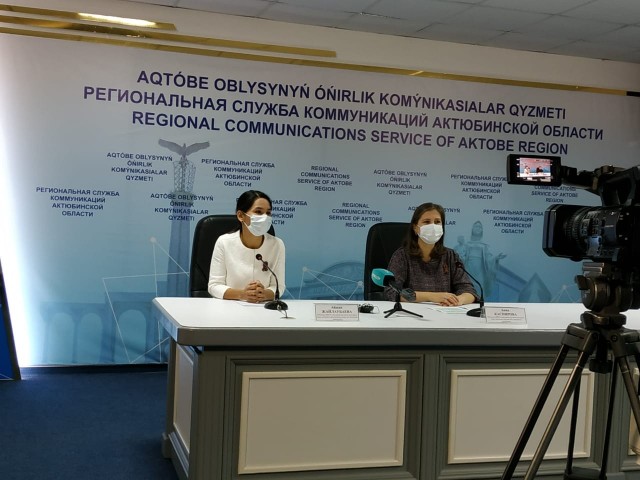 Press conference held as part of the world AIDS campaign