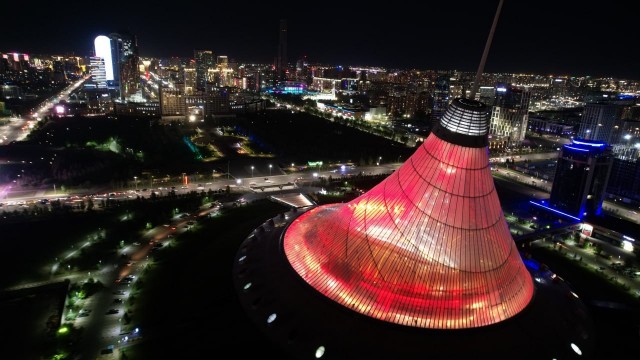 «Baiterek» and «Khanshatyr» building were illuminated in red in Astana