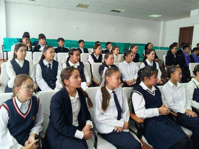 Всё начинается с разговора: профилактика ВИЧ среди молодёжи Алматинской области