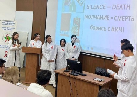 «От вызовов - к преобразованиям в ответе на ВИЧ»: дебаты  в Медицинском университете «Астана»