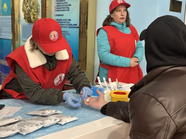 Спорт и здоровье: в Актобе хоккеисты прошли экспресс-тестирование на ВИЧ
