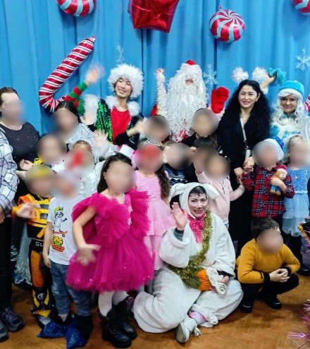 Новый год уже стучится