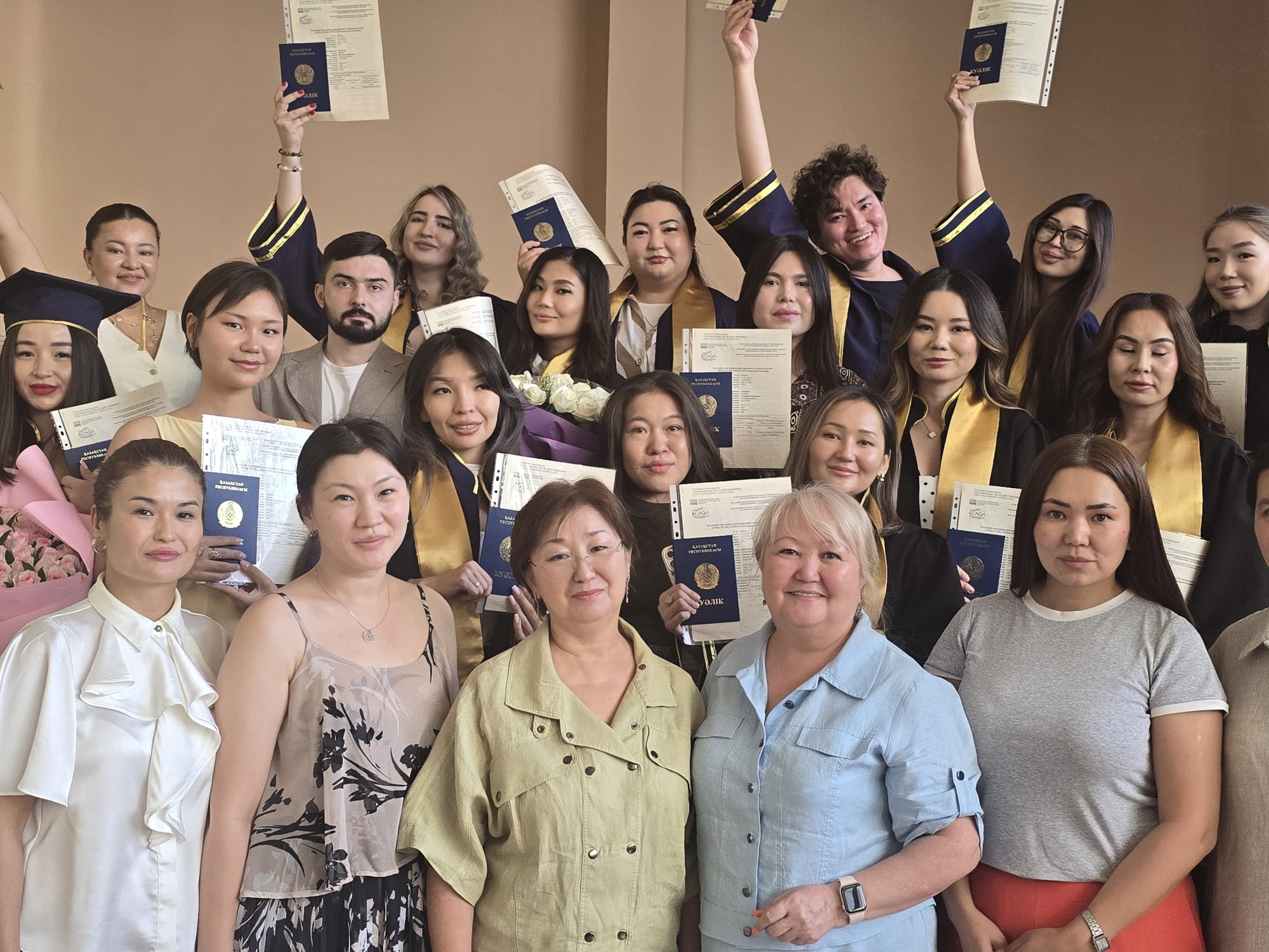 Thirty-three residents graduated from the Kazakh Scientific Center for Dermatology and Infectious Diseases.